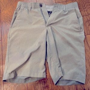 Under Armour Golf Shorts - Size Medium